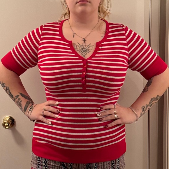 SELF ESTEEM XL RED AND WHITE QUARTER TEE - Picture 2 of 7